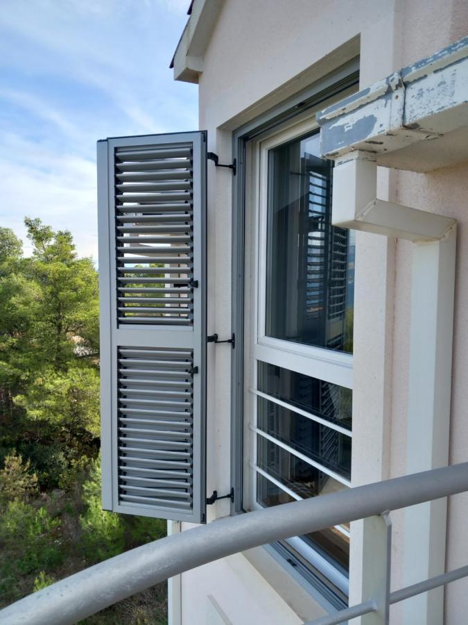 25 King'S Landing In Supetar Apartment Exterior photo